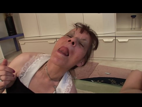 ❤️ 兩個祖母和一個祖父有一個三人組 色情視頻 在我們這裡 zh-tw.xlxxporno.ru ﹏